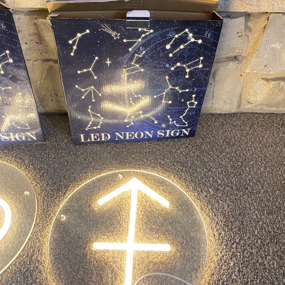 Set of 3 Led Neon Zodiac Signs - Picture 6 of 7